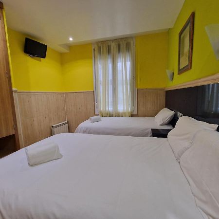 Pension Izar Bat Guesthouse Saint-Sébastien Extérieur photo