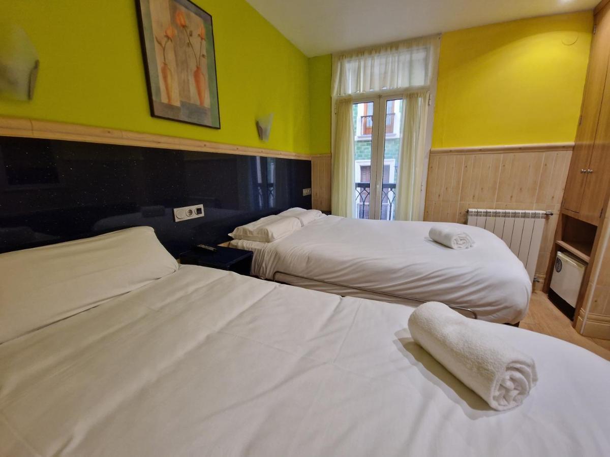 Pension Izar Bat Guesthouse Saint-Sébastien Extérieur photo